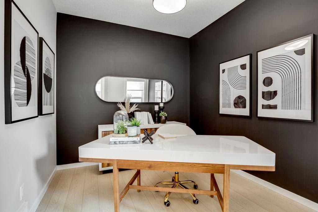 102 Rochester Crescent NW — photo 3
