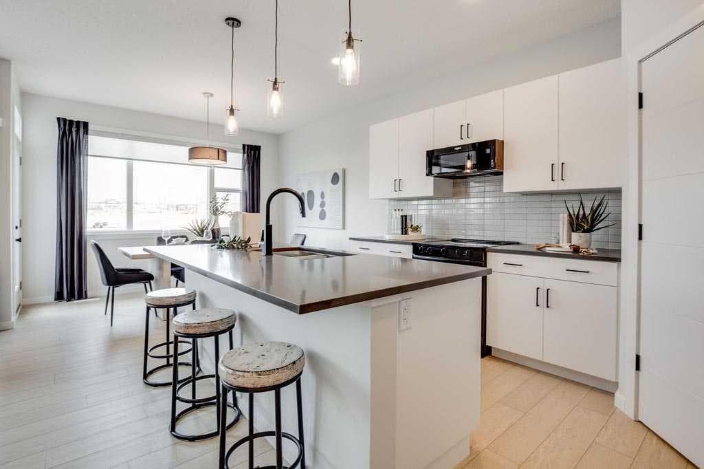 102 Rochester Crescent NW — photo 4