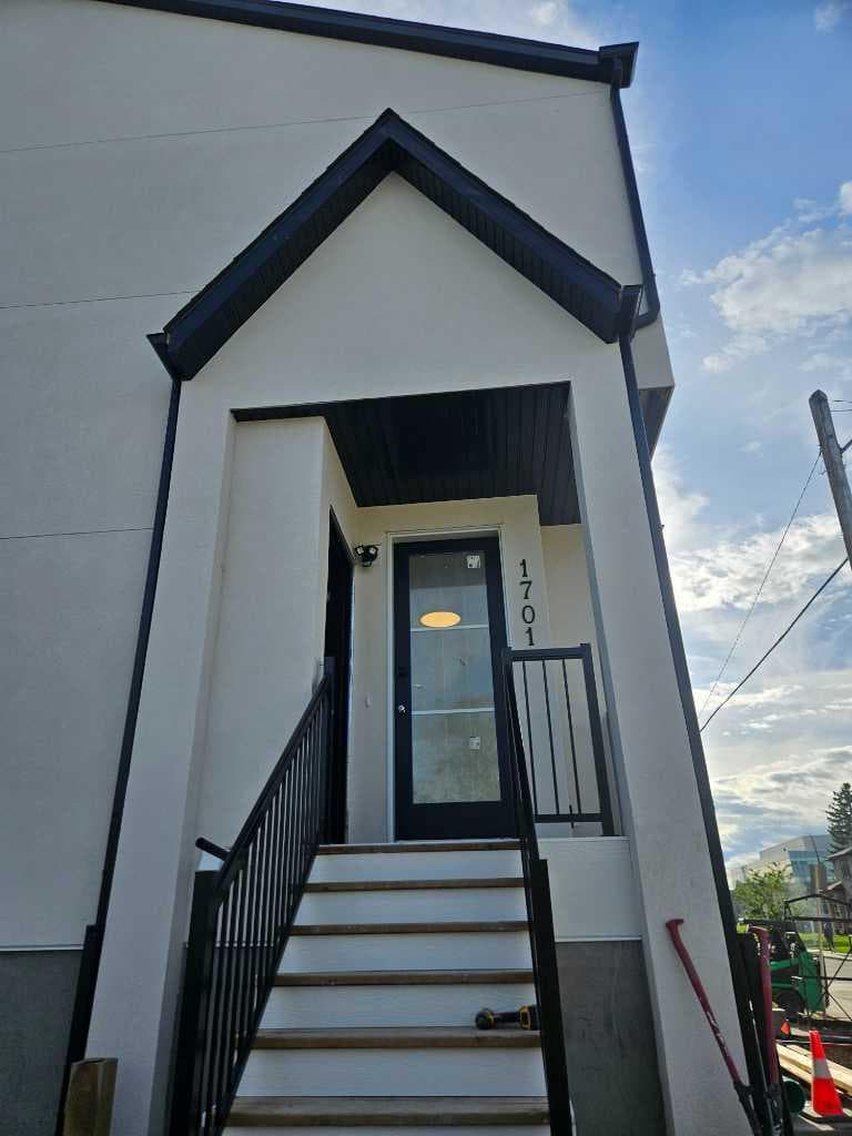 3203 14 Avenue SW — photo 4
