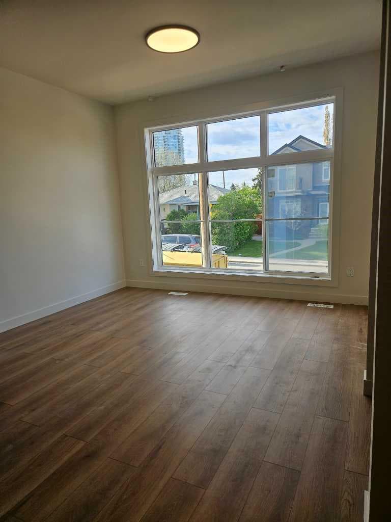 3203 14 Avenue SW — photo 5