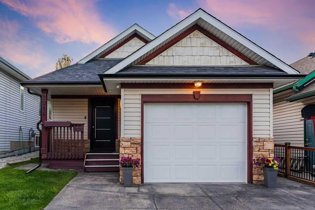 2016 Country Hills Circle NW — photo 1