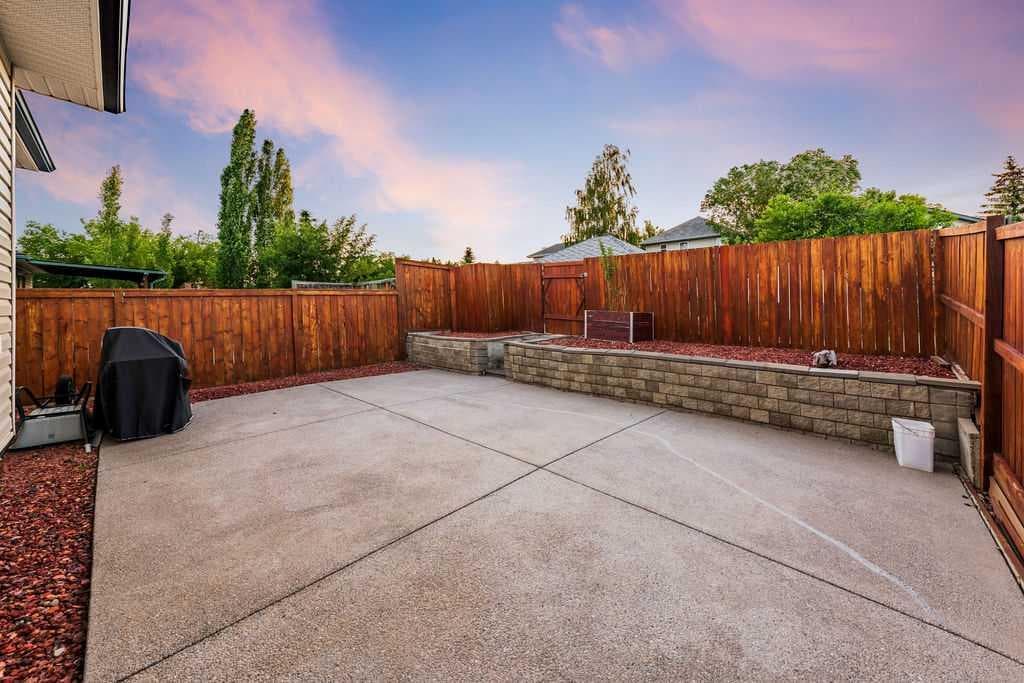 2016 Country Hills Circle NW — photo 3