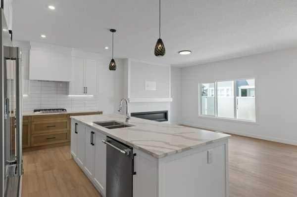 204 Monterey Bay SE — photo 4