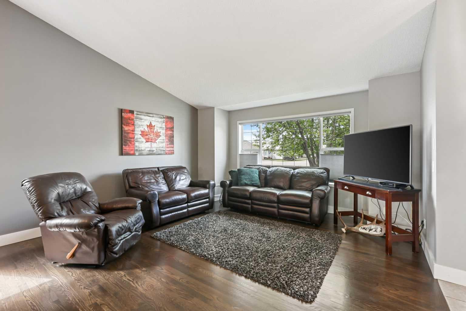 11 Strathmore Lakes Crescent — photo 5