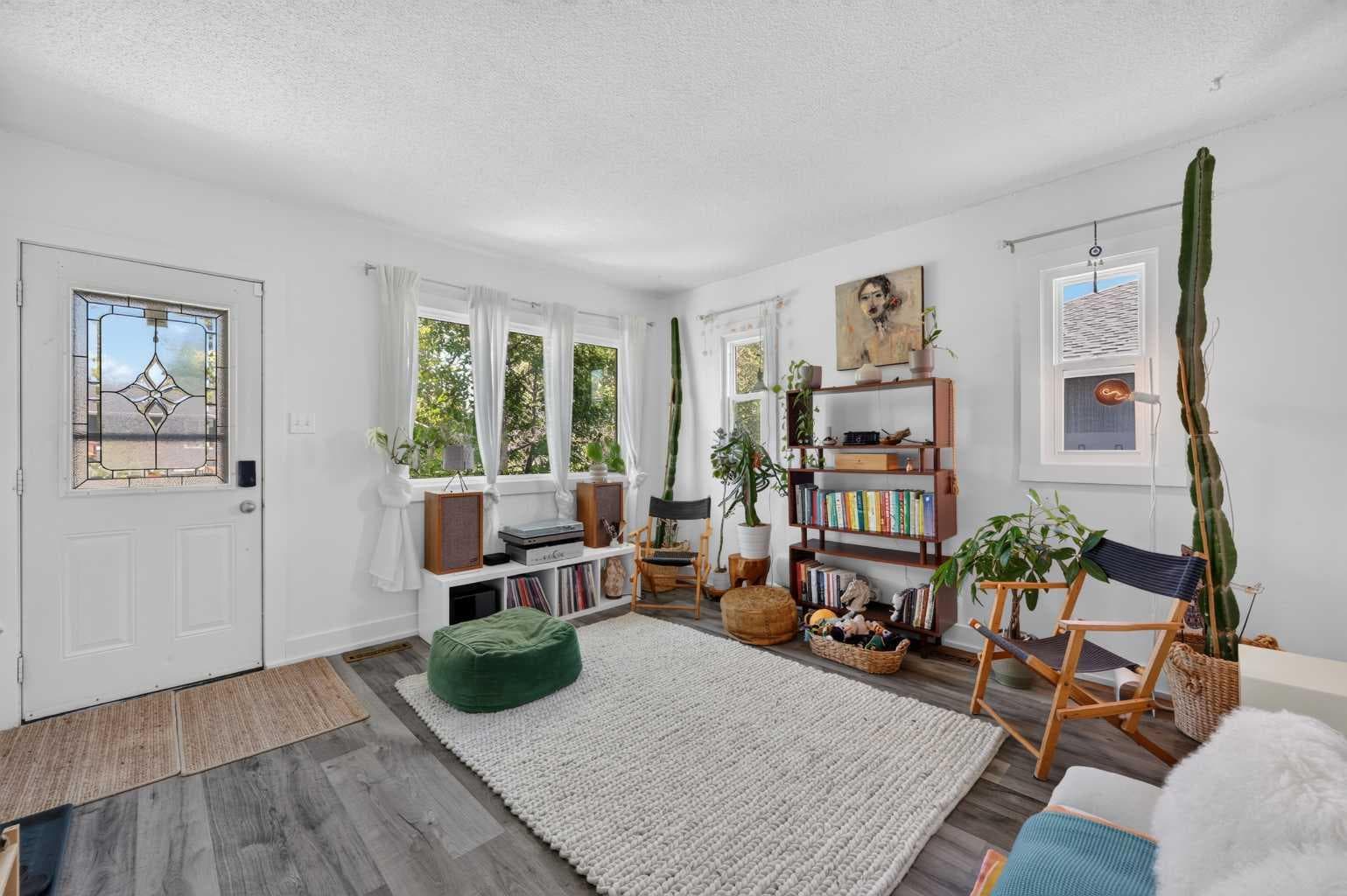 1212 Bantry Street NE — photo 3