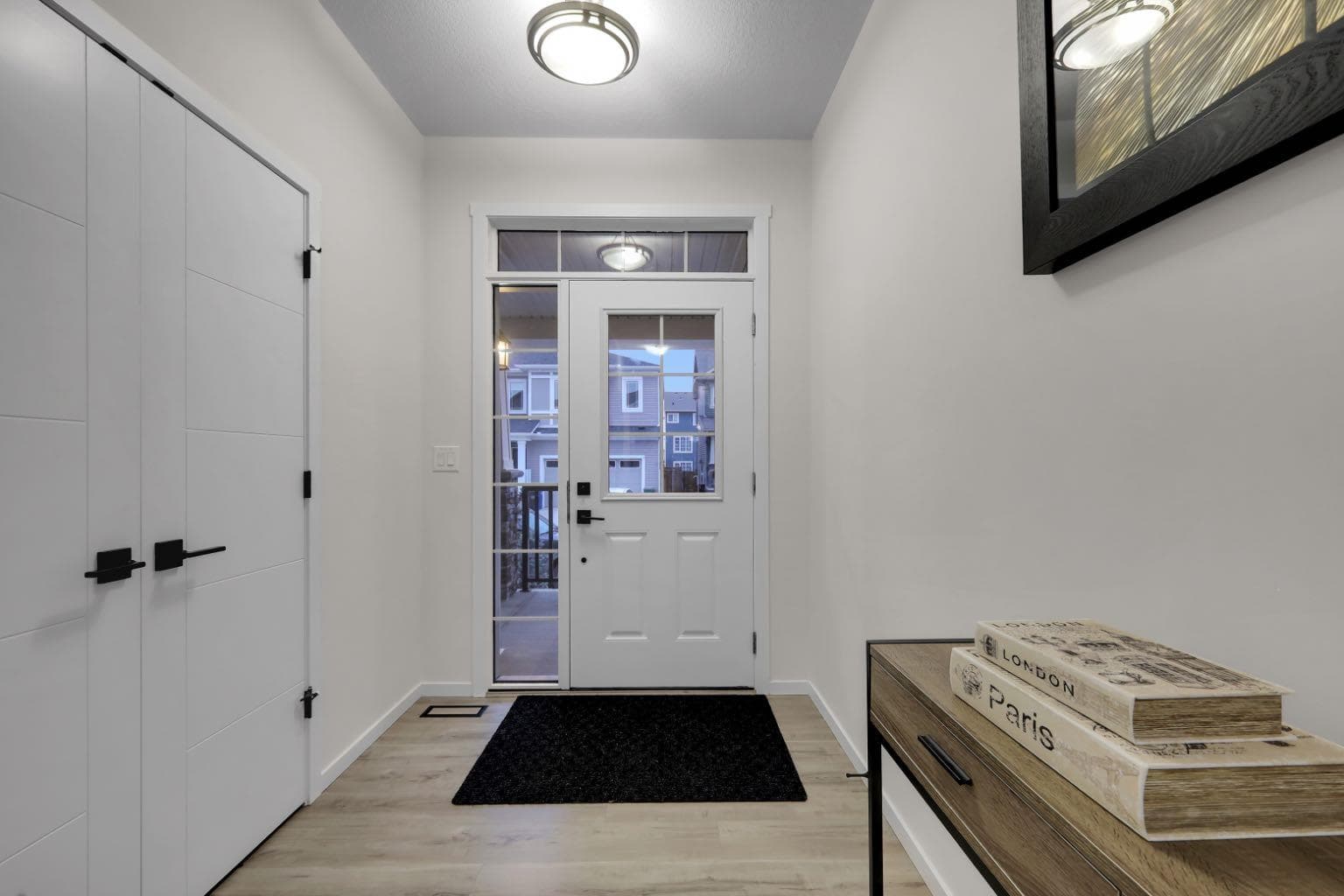 610 Southwinds Close SW — photo 3