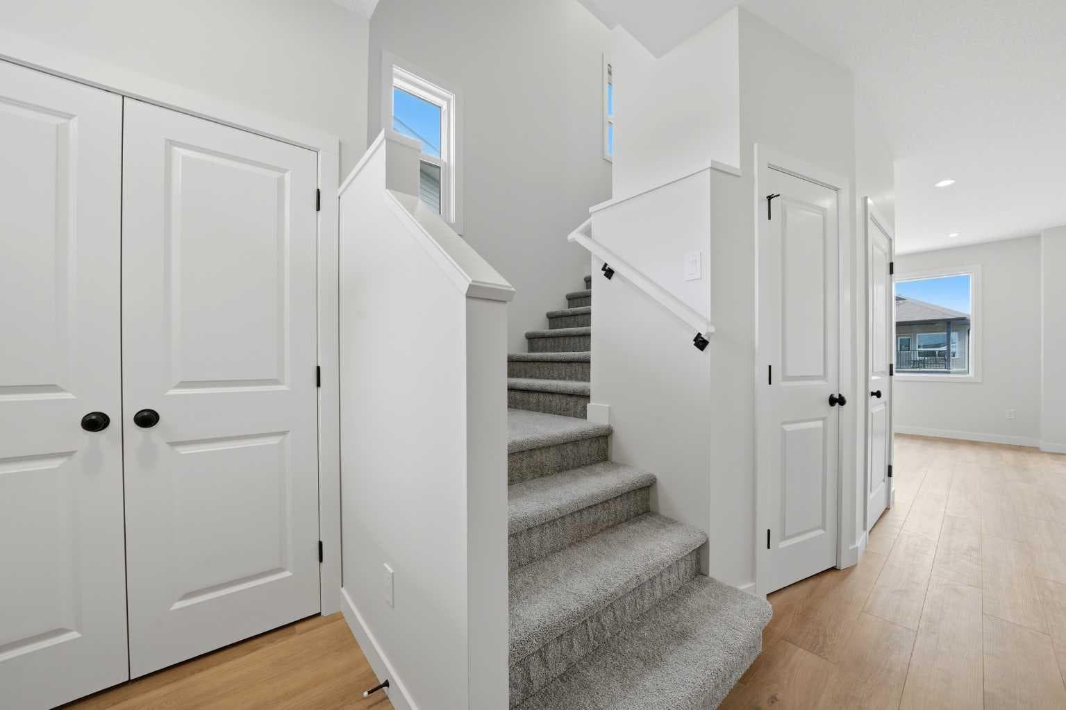 73 Pinnacle Close — photo 2