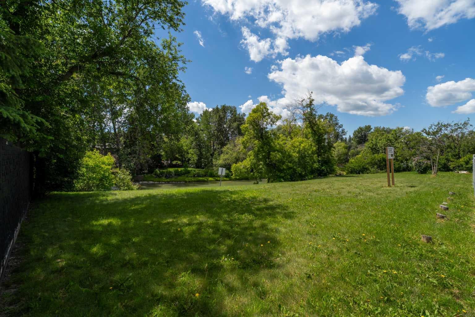 715 Sifton Boulevard SW — photo 3