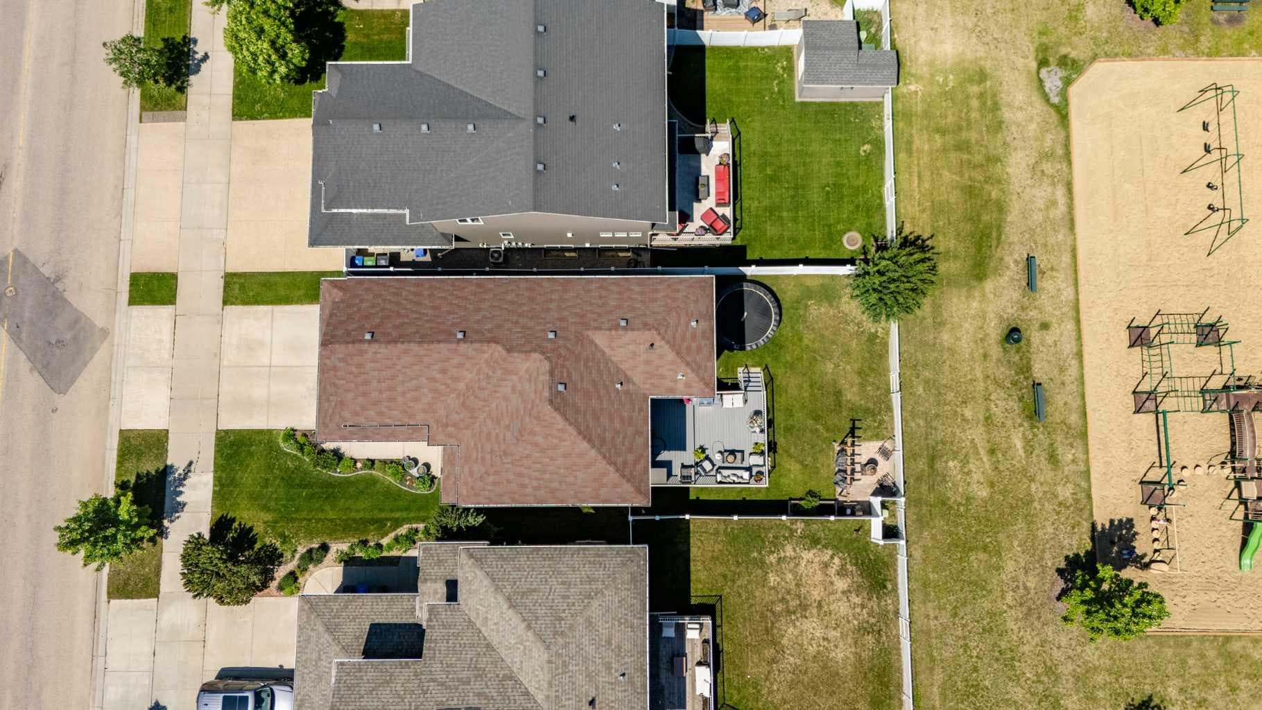 16 Viscount Drive S — photo 3