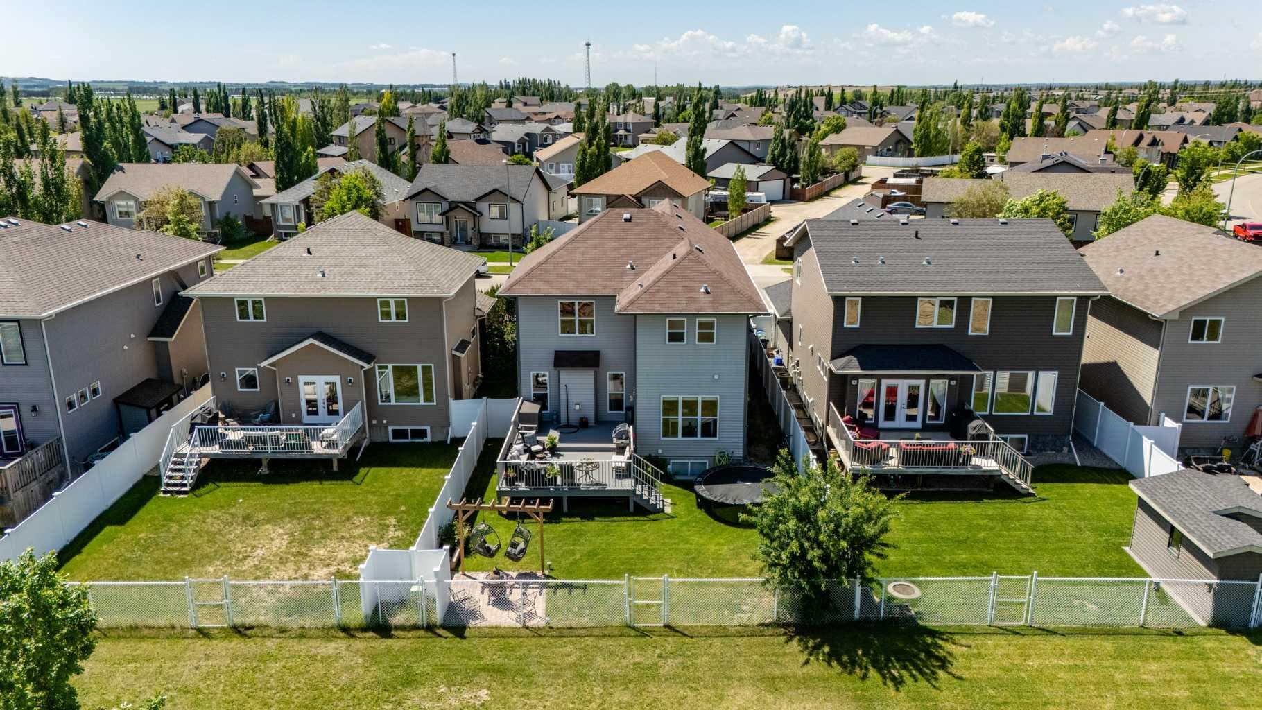 16 Viscount Drive S — photo 4
