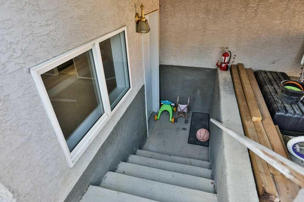 1110 25 Avenue — photo 4