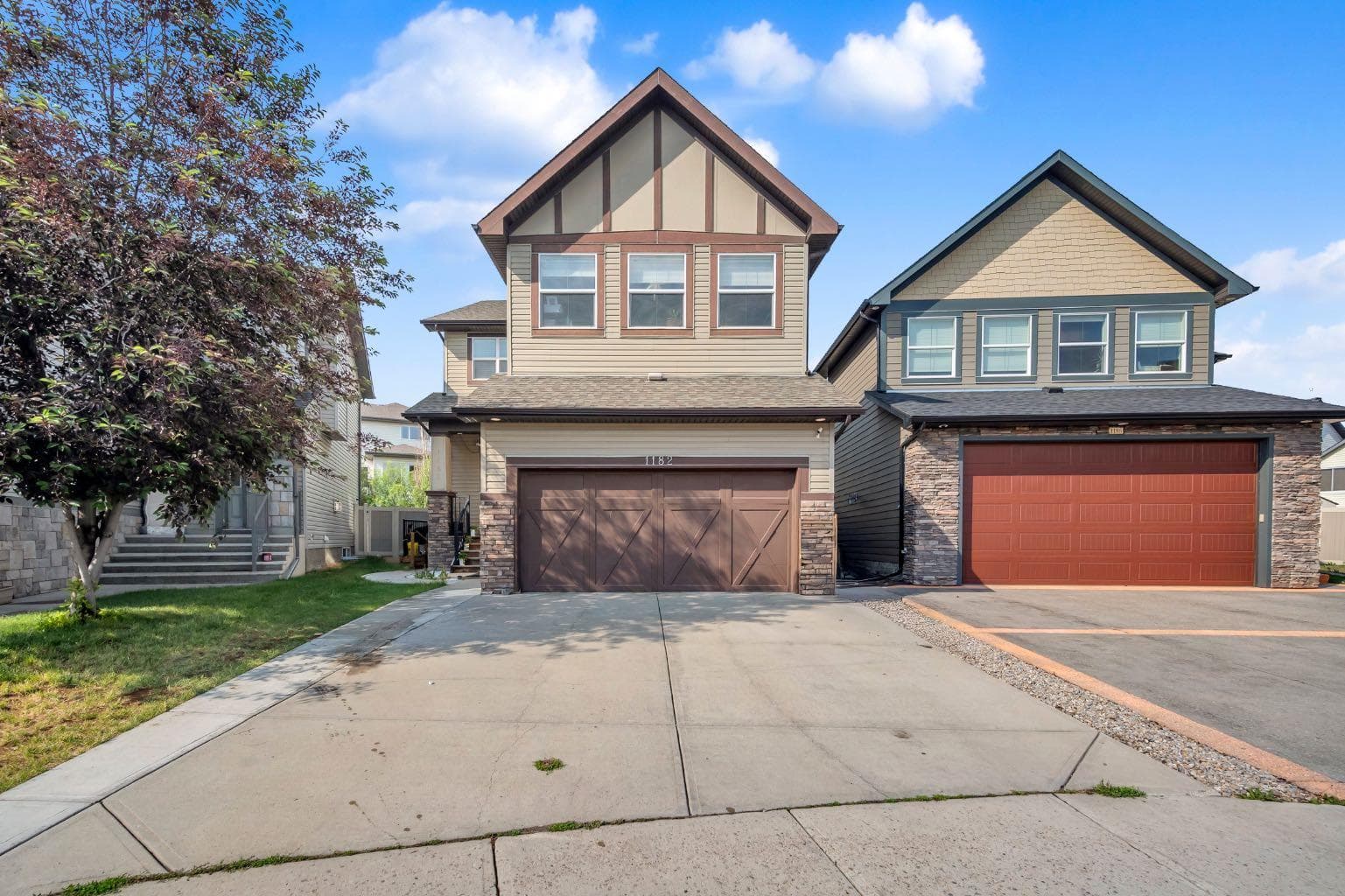 1182 Kingston Crescent SE — photo 1