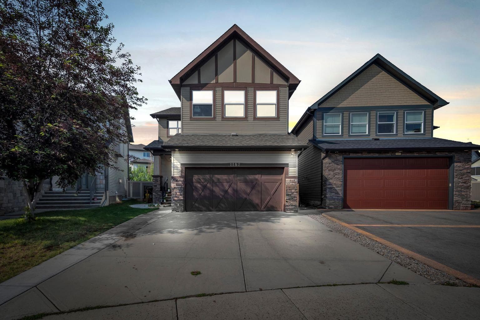 1182 Kingston Crescent SE — photo 3