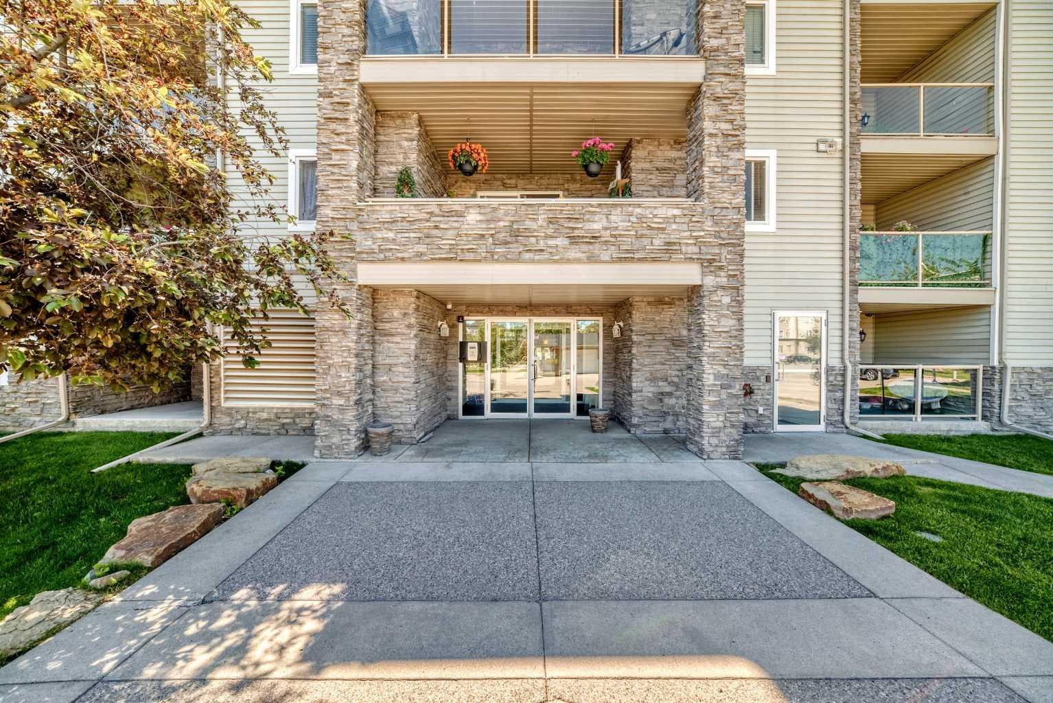 109, 5500 Somervale Court SW — photo 1