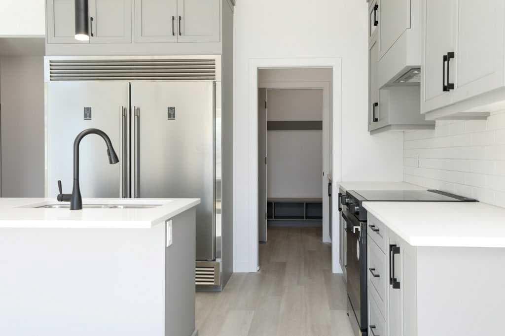 664 Devonia Road W — photo 5