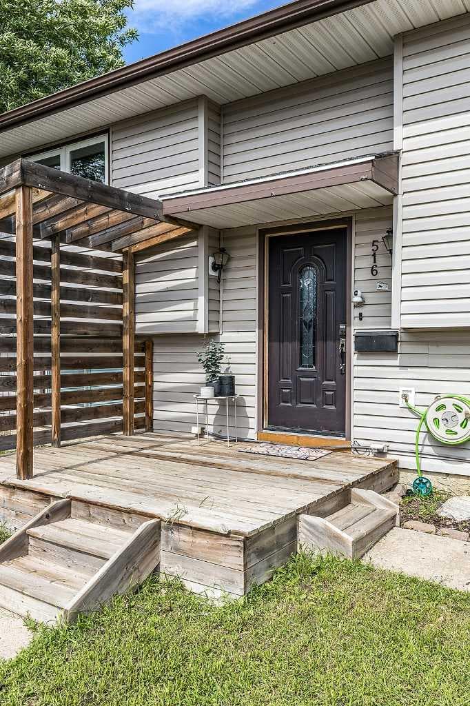 516 Sissons Crescent SE — photo 3