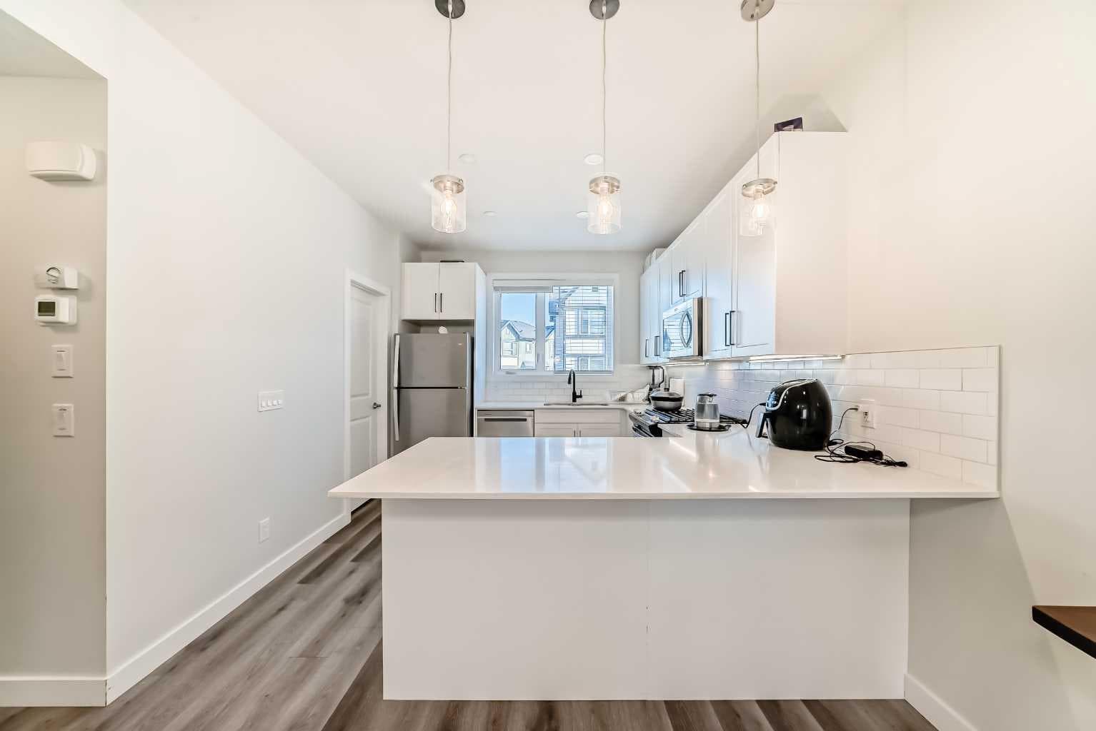 30 Evanscrest Park NW — photo 2