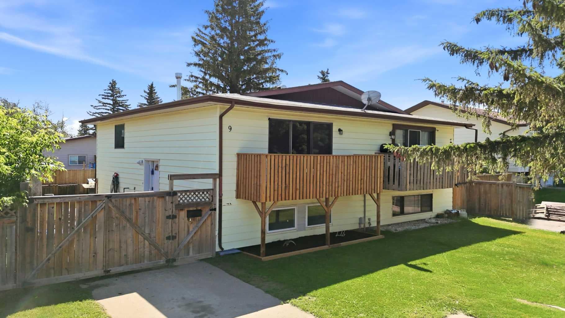 Semi Detached (Half Duplex) in Glendale Park Estates