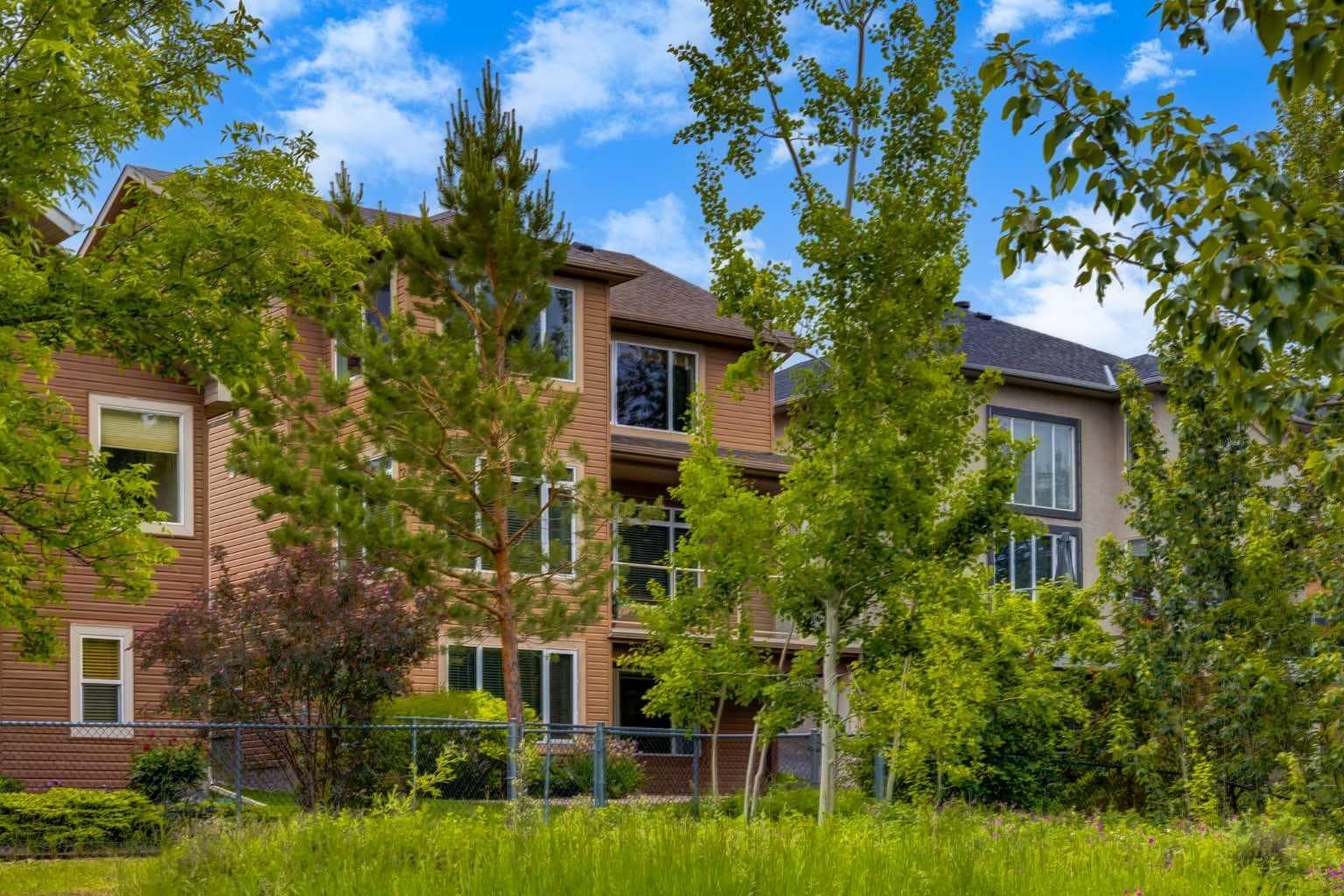 77 Royal Highland Road NW — photo 3