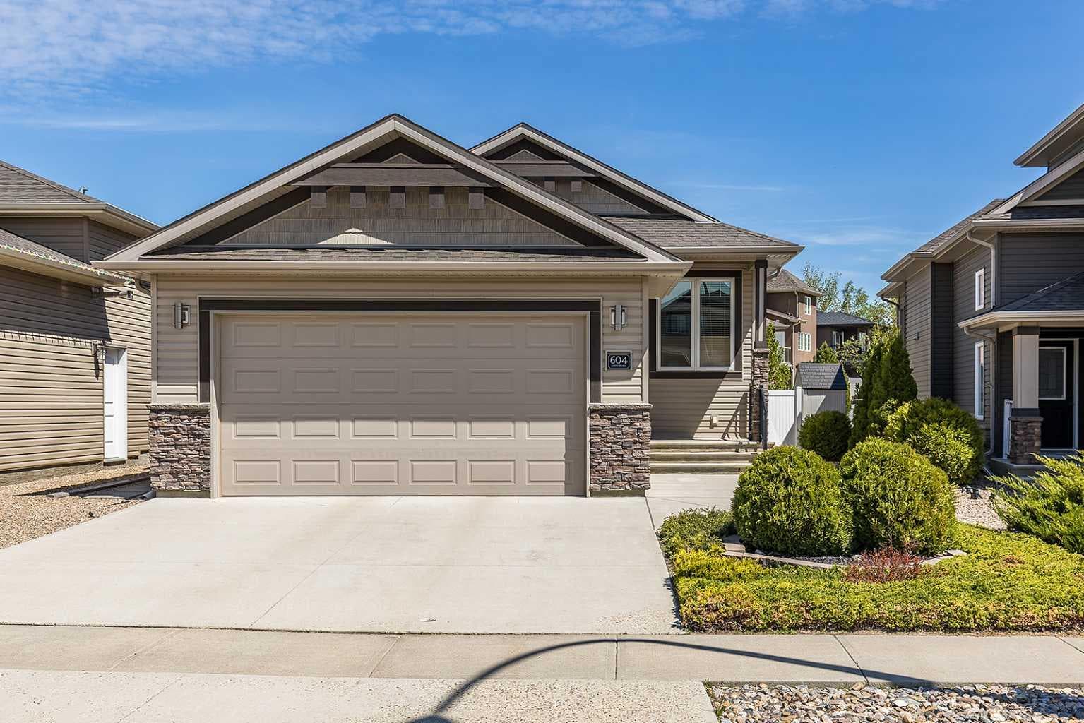 604 Vista Drive SE — photo 2