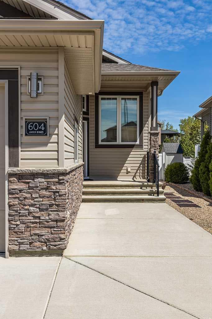604 Vista Drive SE — photo 3