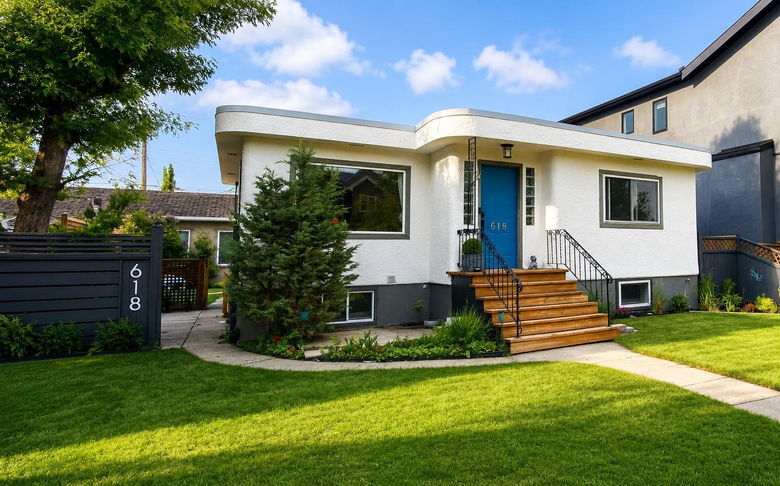 618 11 Avenue NE — photo 2