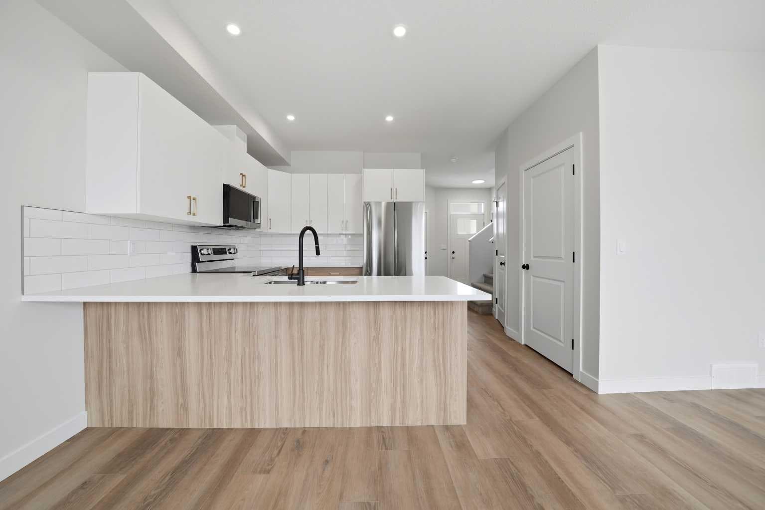 77 Pinnacle Close — photo 5