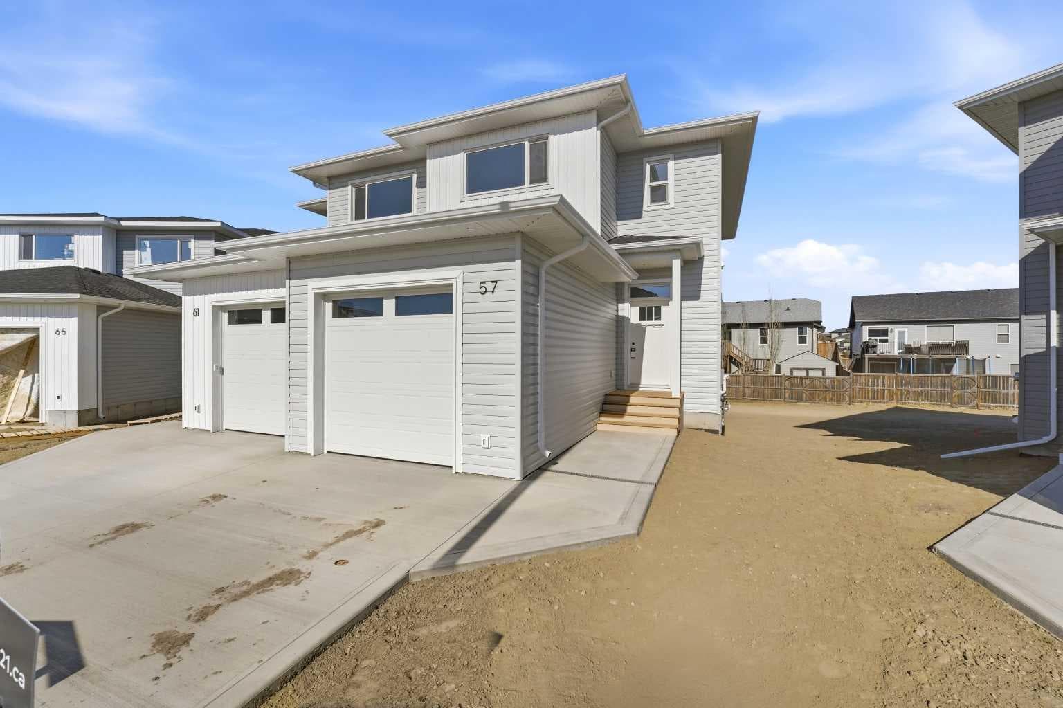 81 Pinnacle Close — photo 1