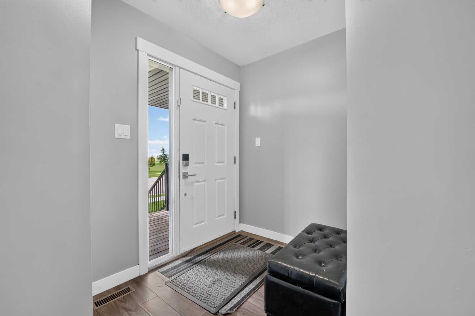 285 Coalbanks Boulevard W — photo 3