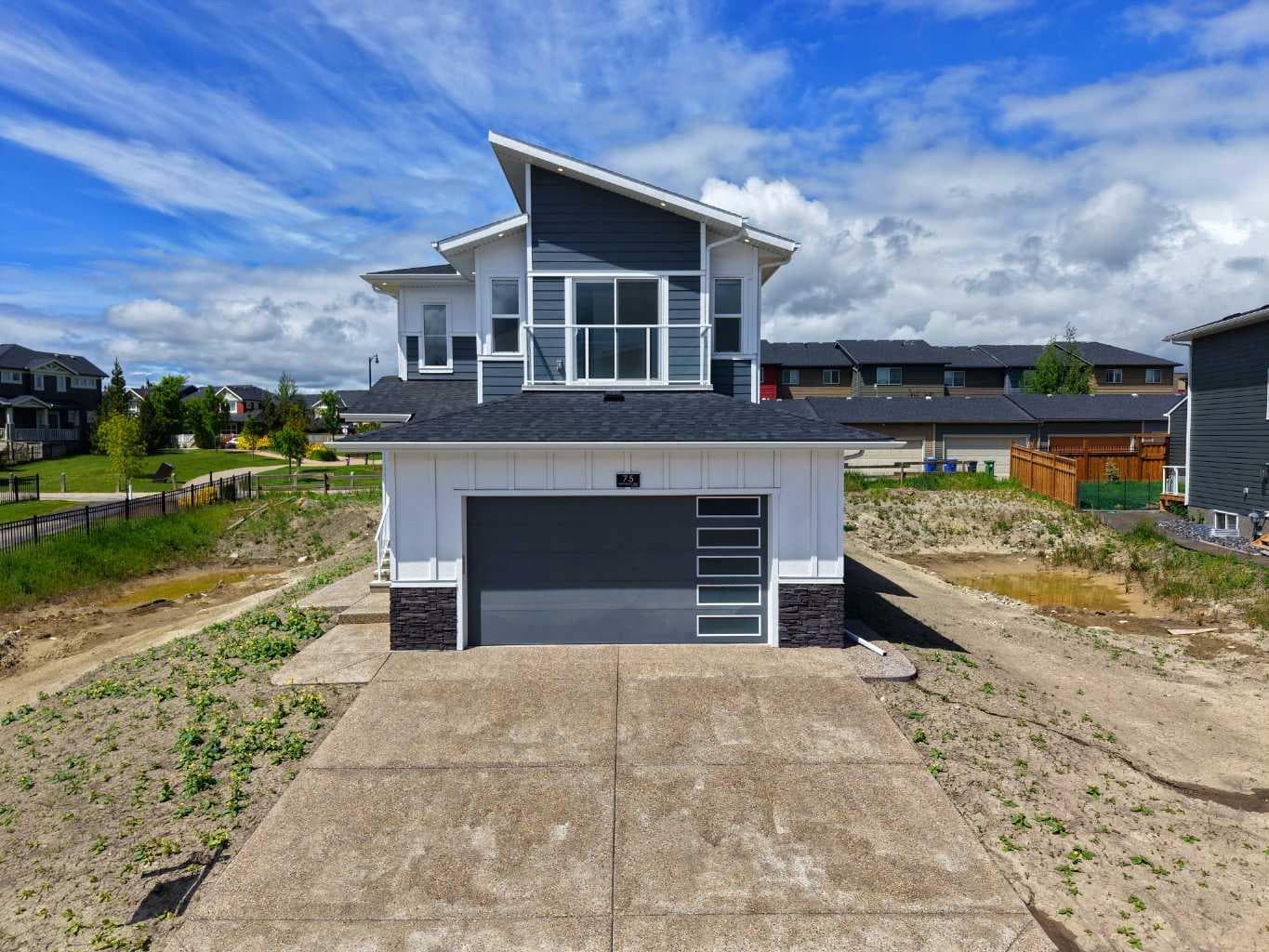 75 Sunvalley Way — photo 1