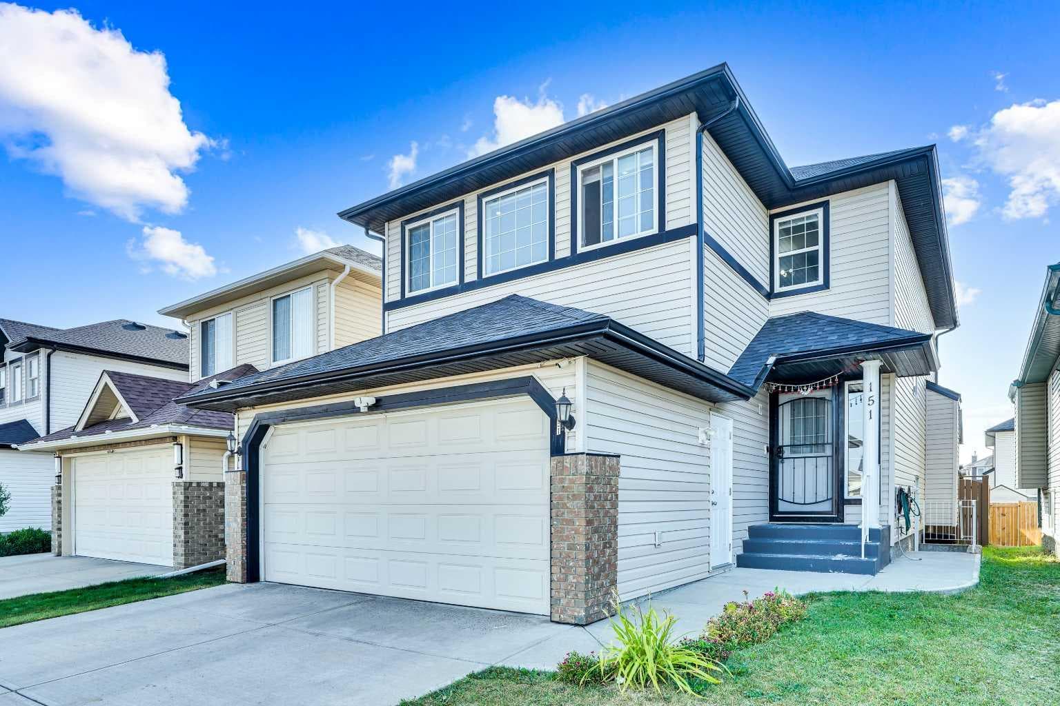 151 Saddlehorn Close NE — photo 1