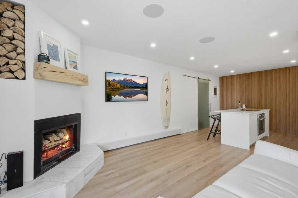 6, 4415 Lakeshore Drive — photo 3