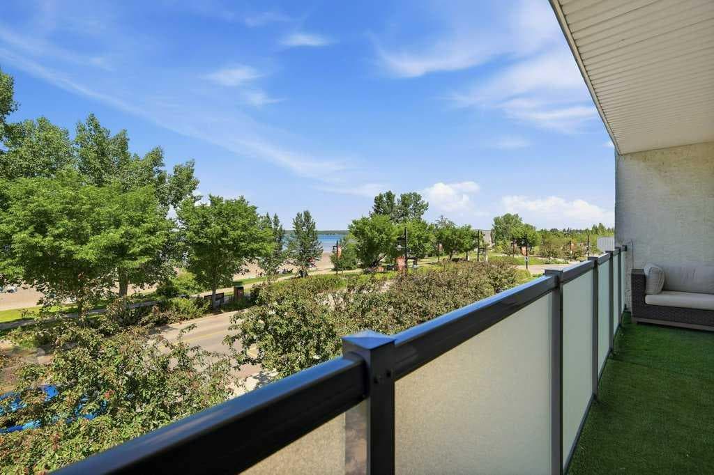 6, 4415 Lakeshore Drive — photo 5