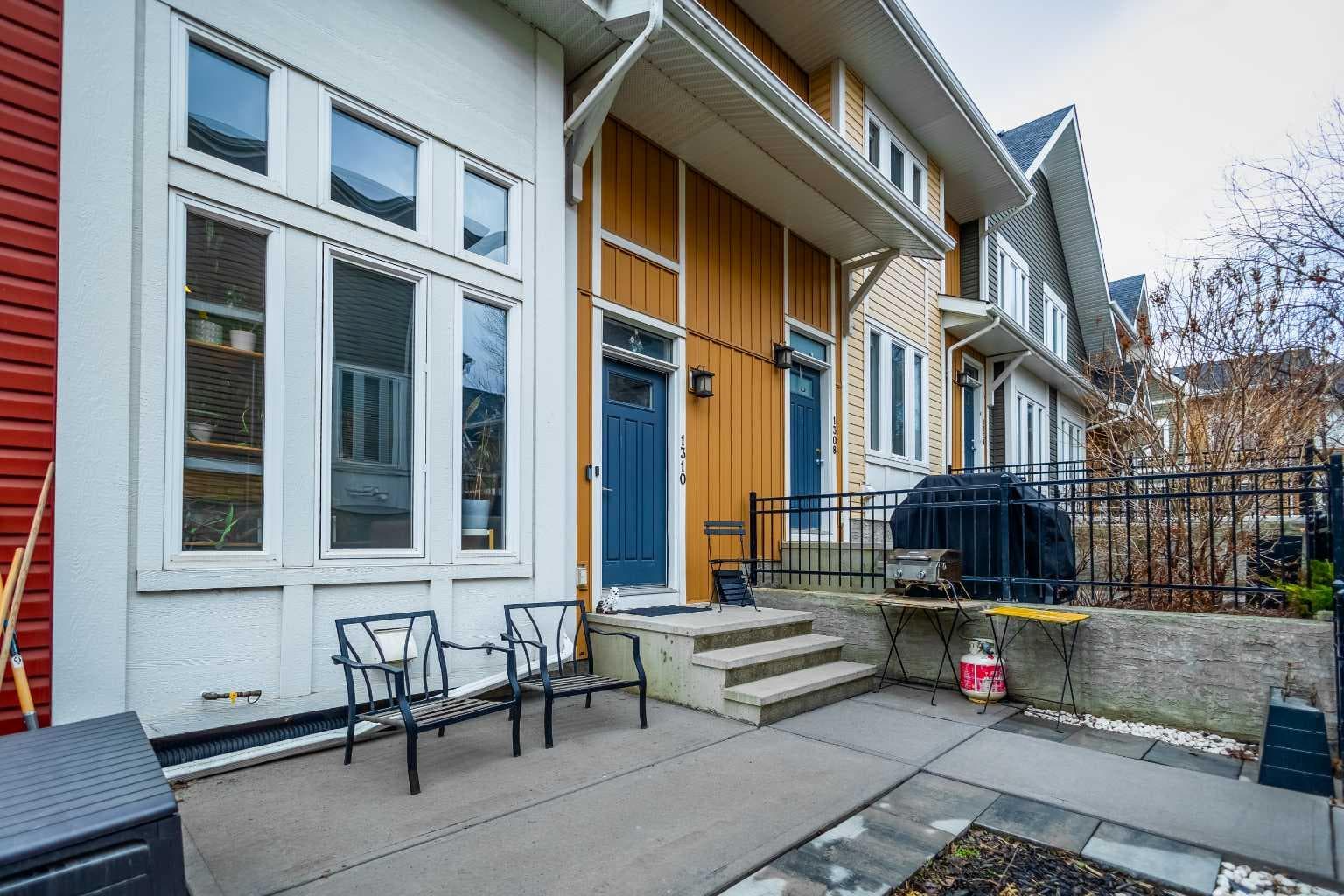 1310 Auburn Bay Square SE — photo 3
