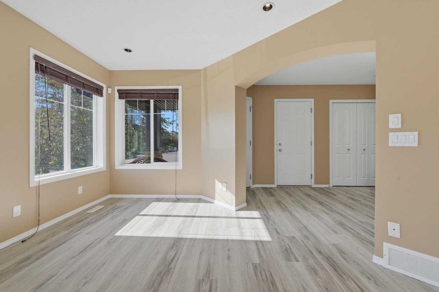 4 Everglen Grove SW — photo 5