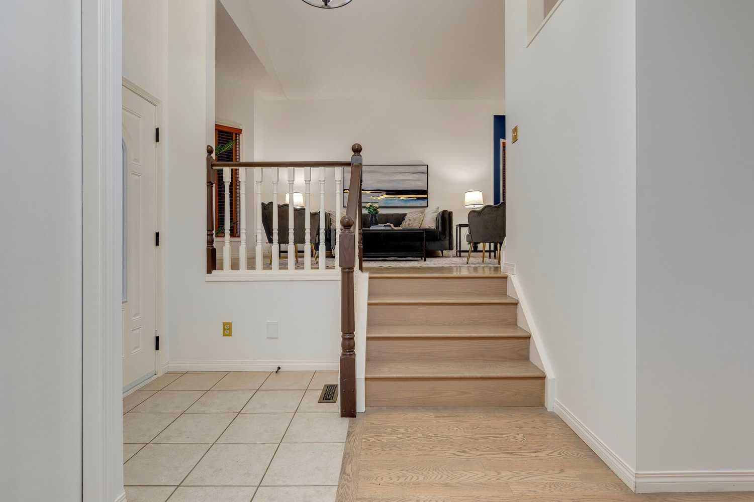 51 Straddock Crescent SW — photo 4