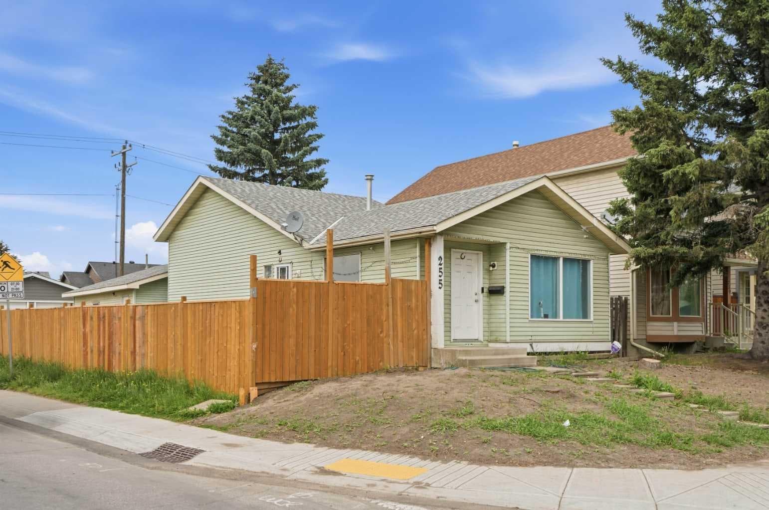 255 Falton Drive NE — photo 2