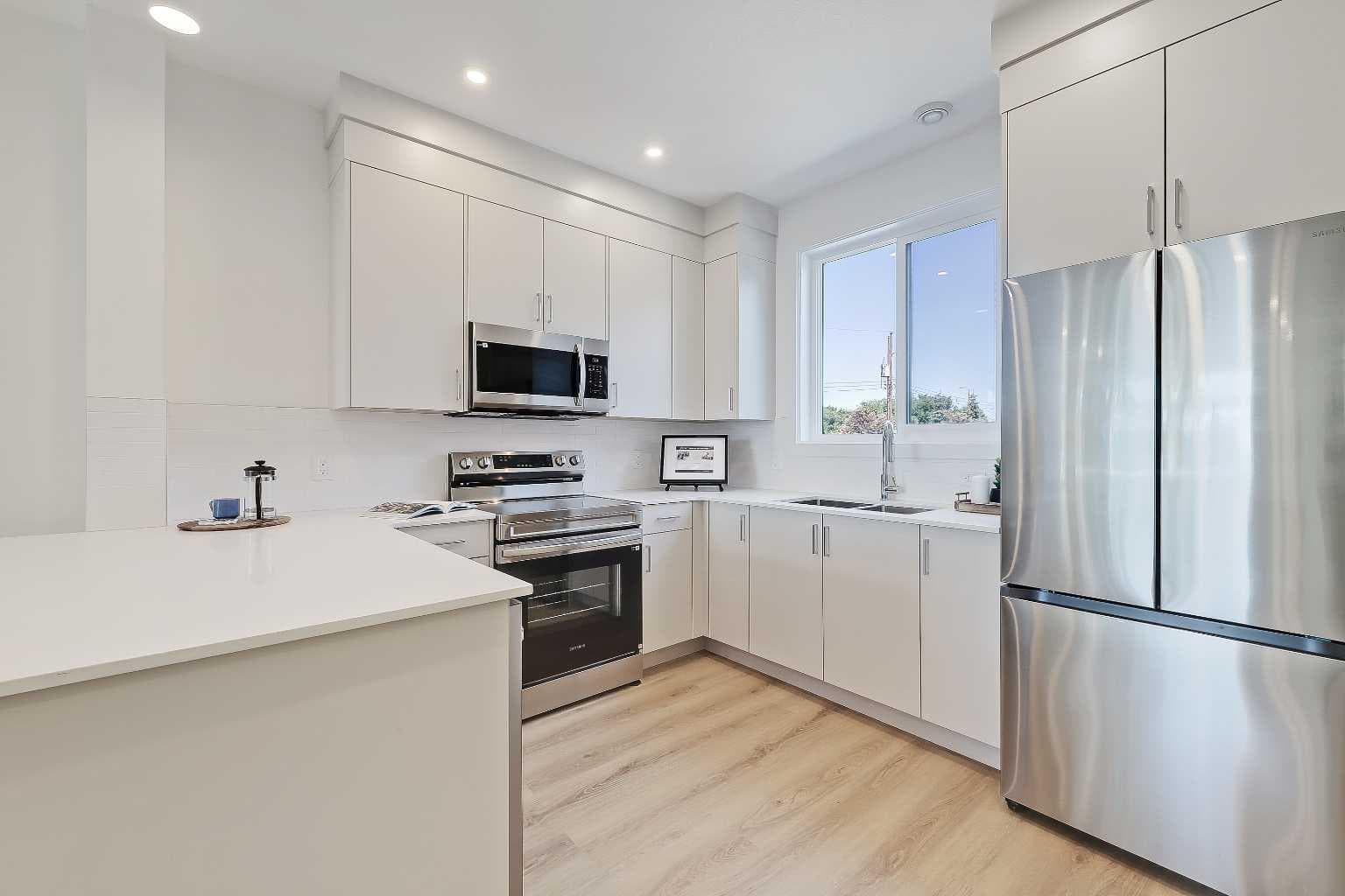 7, 828 8 Avenue NE — photo 2