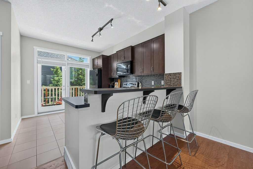48 Kinlea Common NW — photo 3