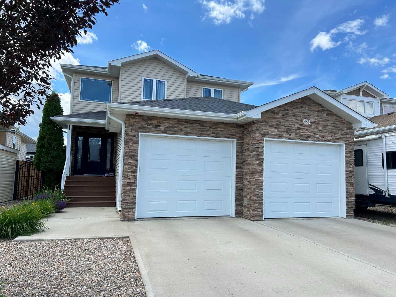 938 Manor Place SE — photo 1