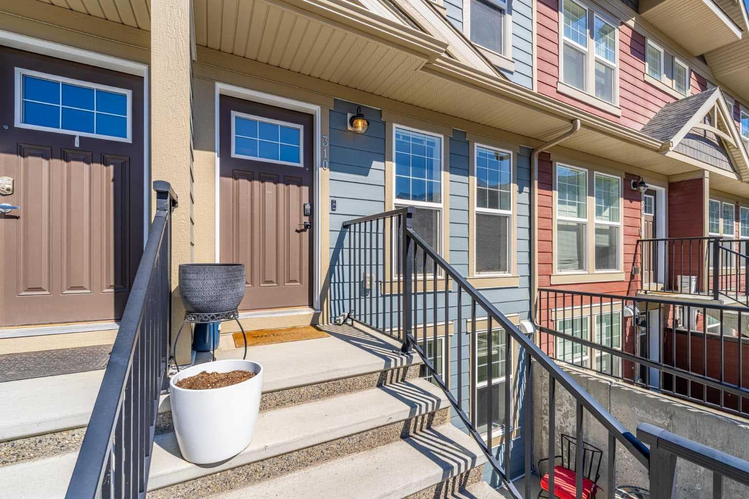310 Cranbrook Square SE — photo 3