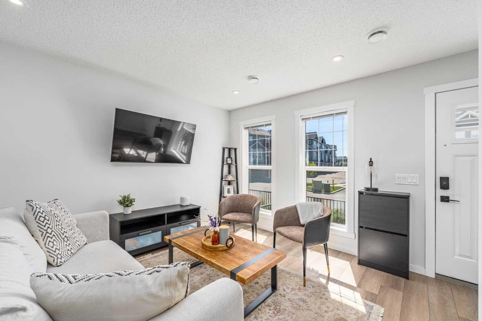 310 Cranbrook Square SE — photo 5