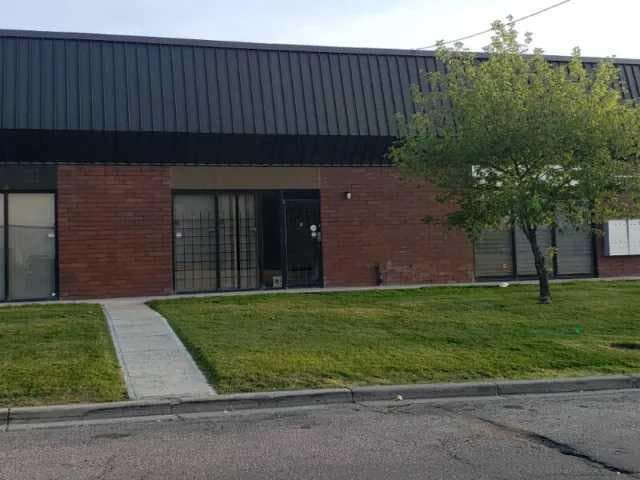 5, 2235 30 Avenue NE — photo 1