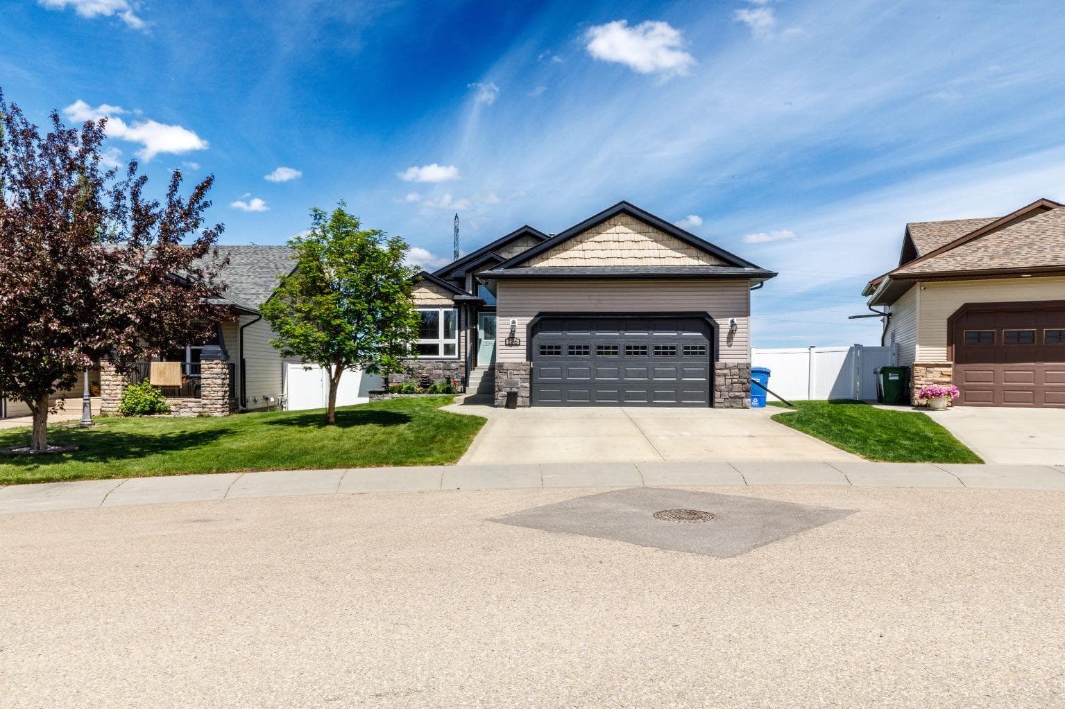 136 Illingsworth Close — photo 1