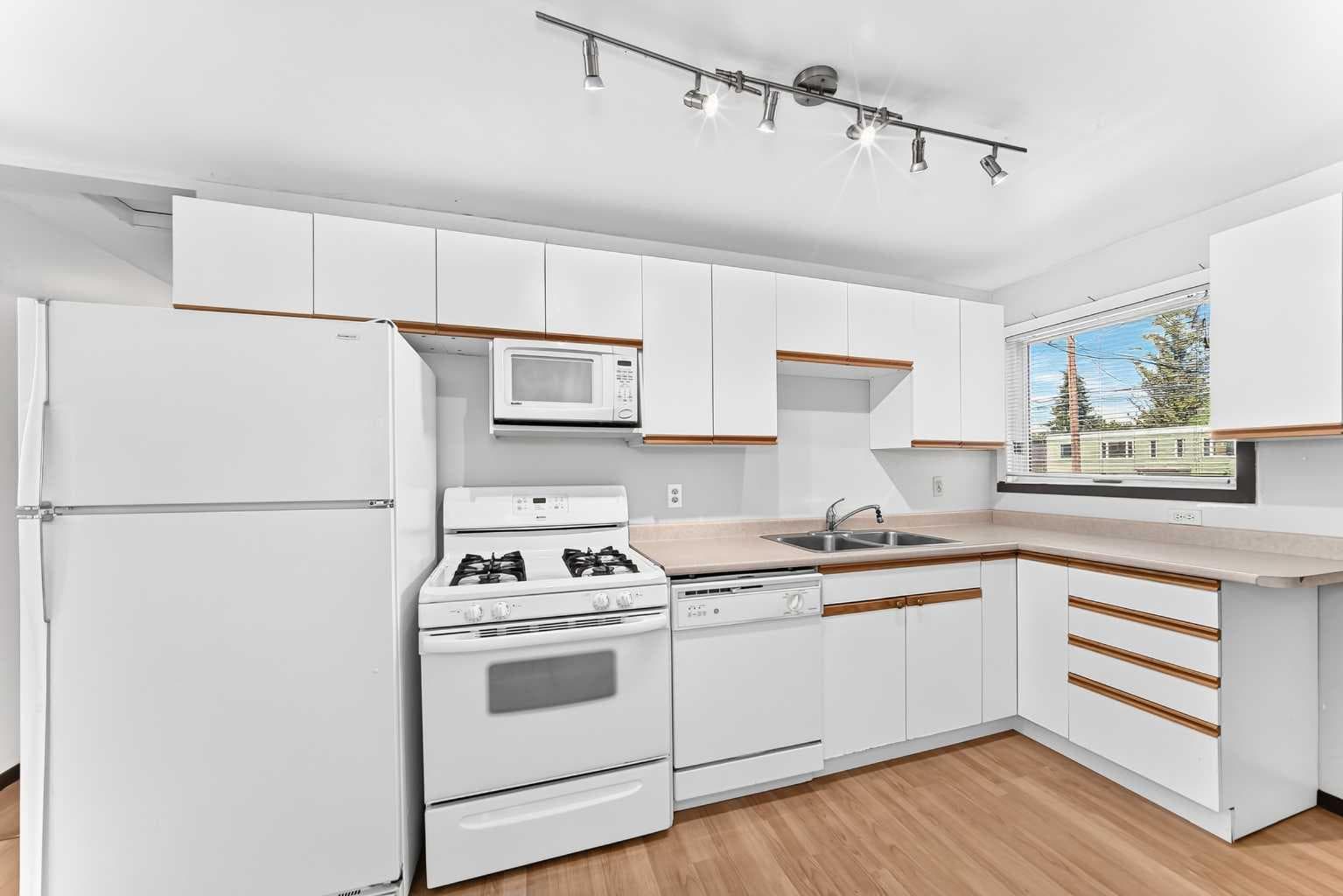 2028 Westmount Road NW — photo 5