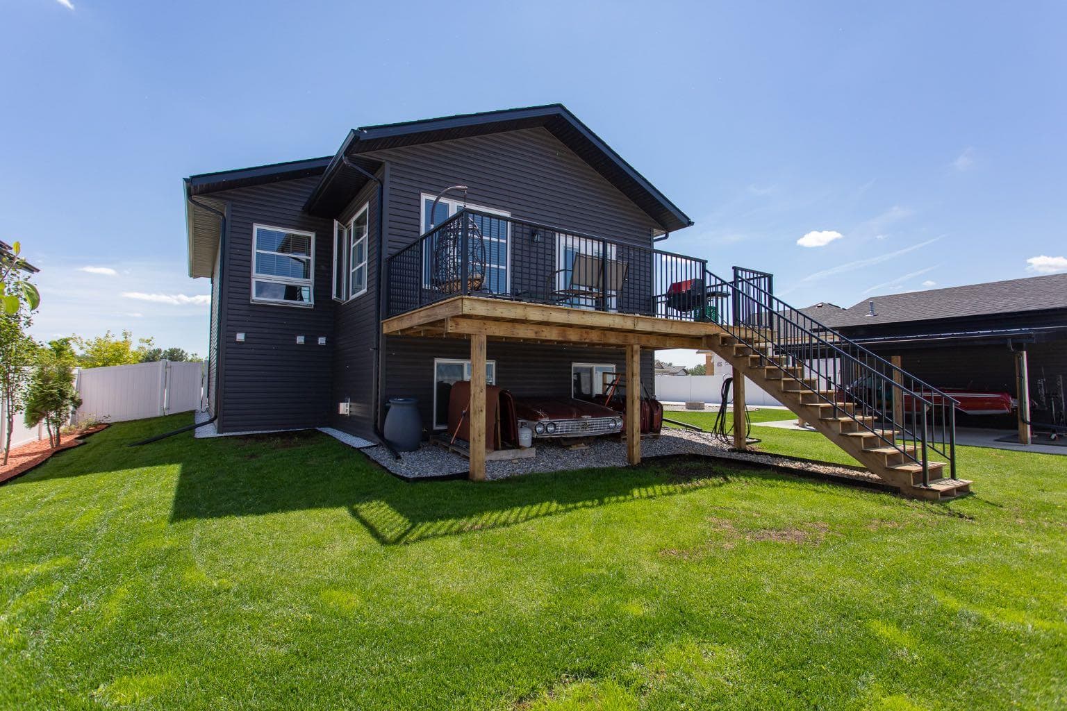 70 PARLBY Crescent — photo 4