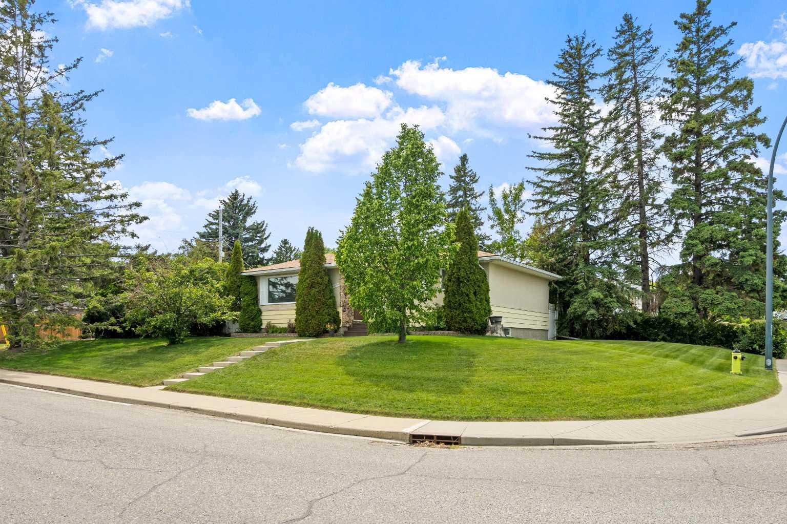 6215 Thorncliffe Drive NW — photo 3