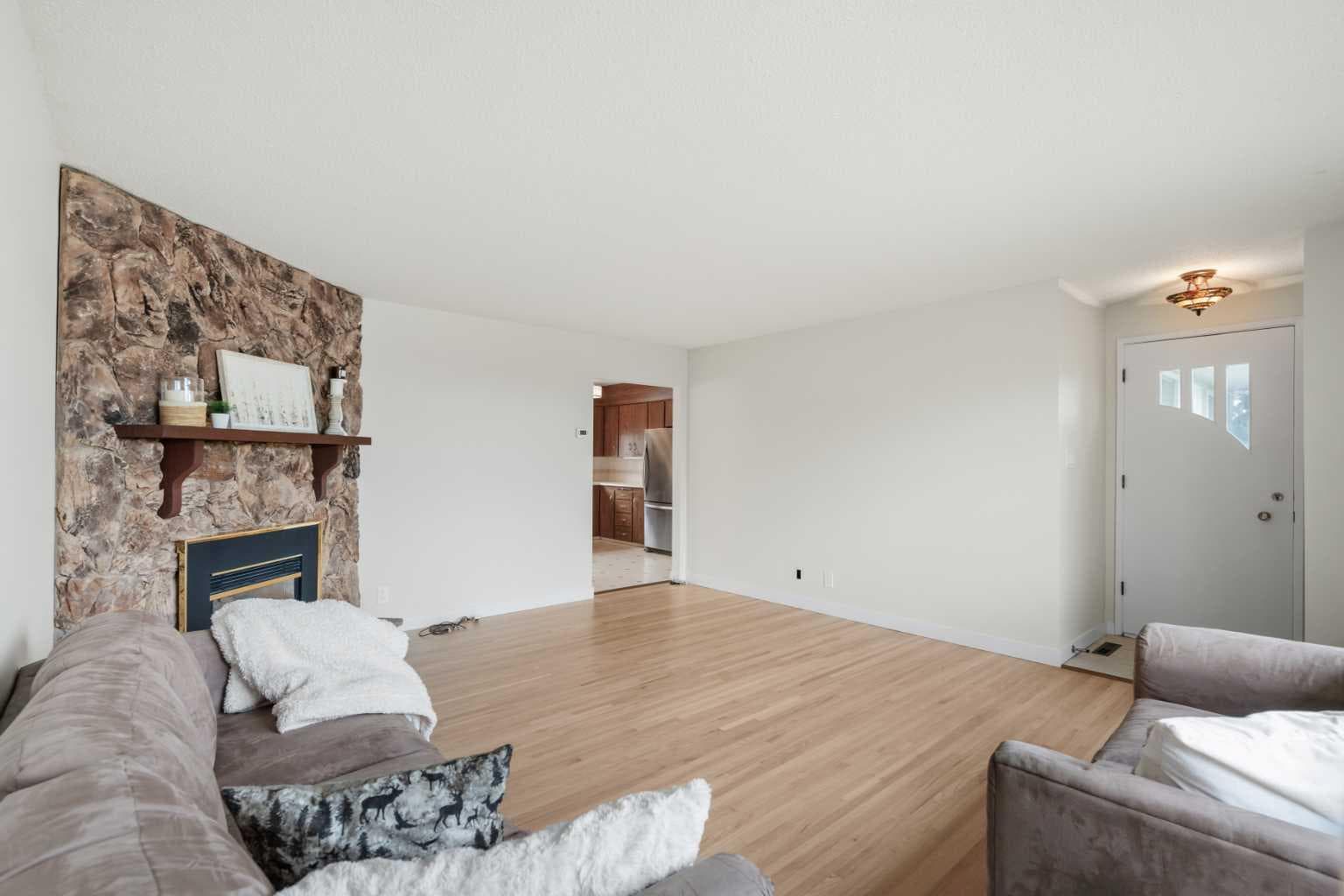 6215 Thorncliffe Drive NW — photo 5