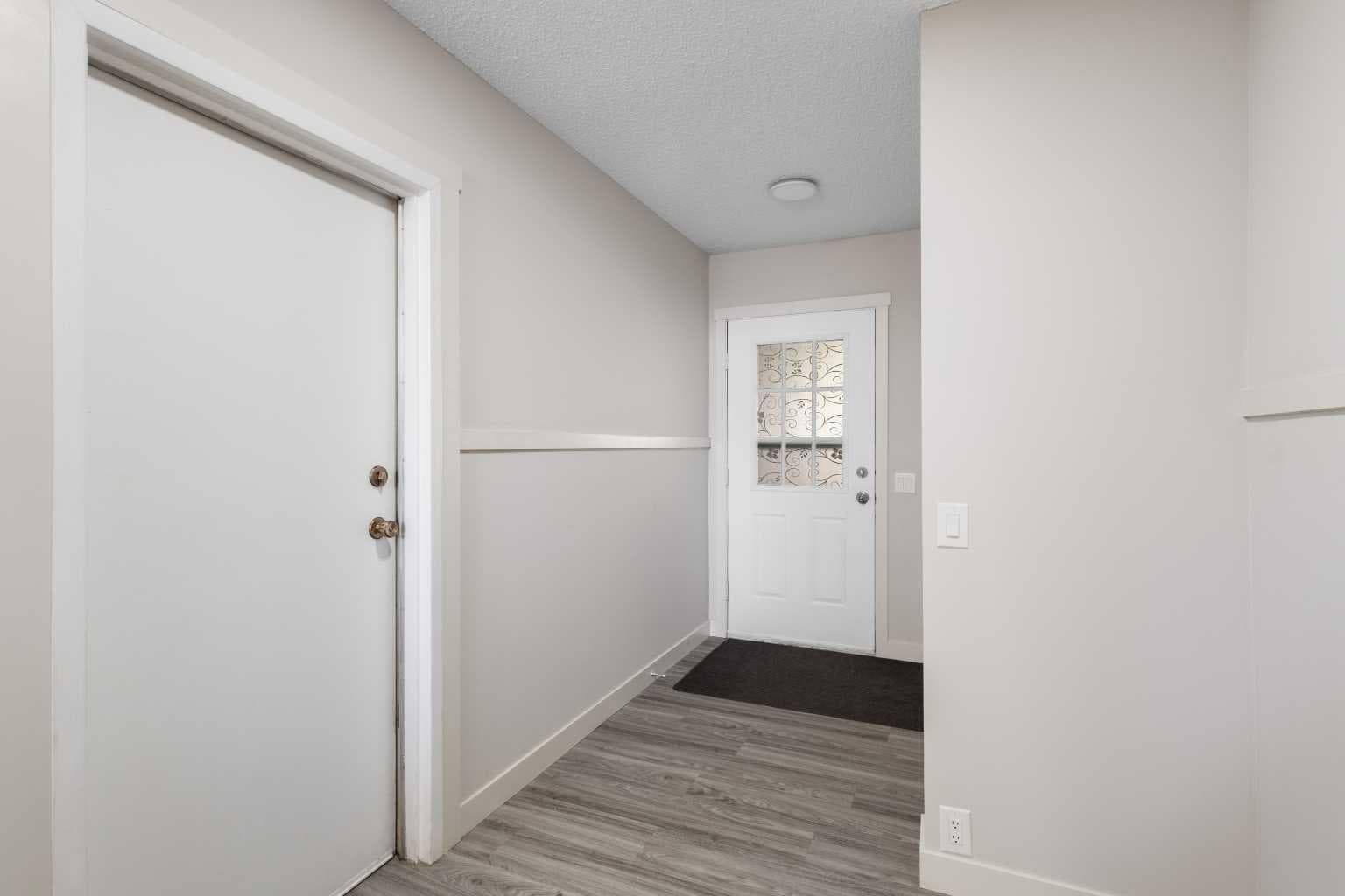 50, 5019 46 Avenue SW — photo 3