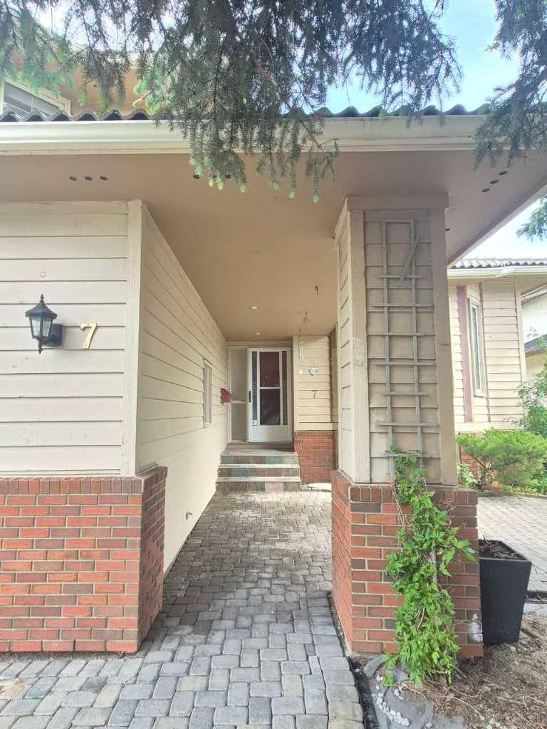 7 Suncastle Crescent SE — photo 2
